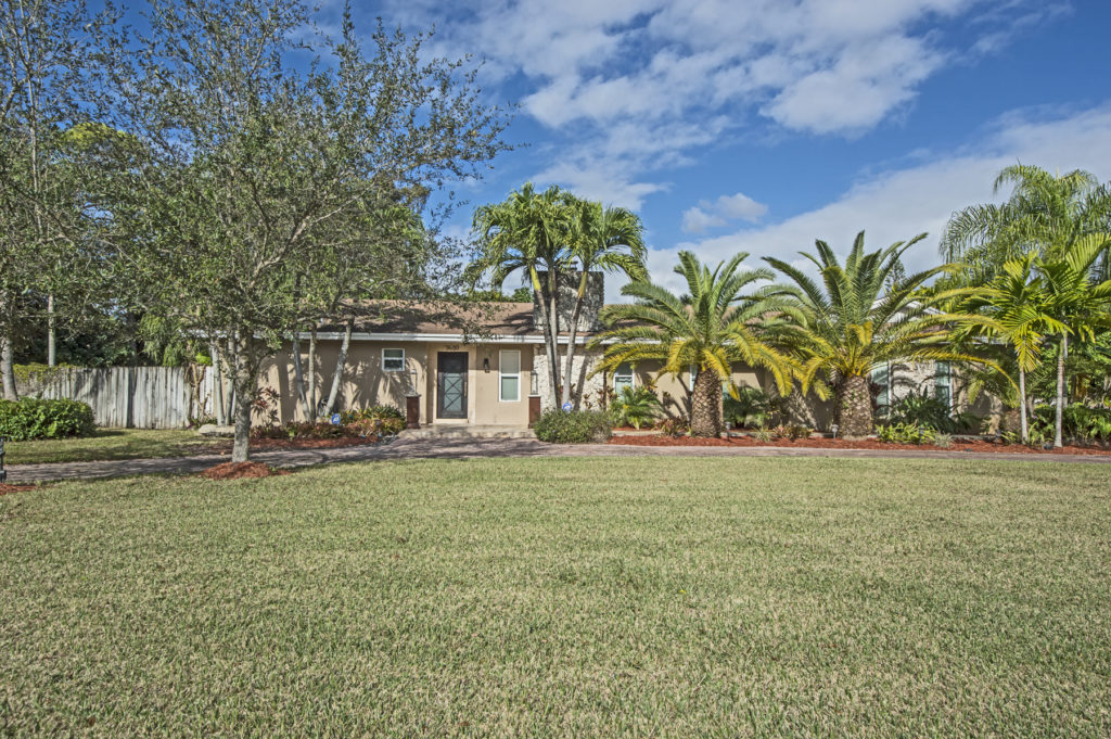 The Levy Group Palmetto Bay & Pinecrest Realtors RENTAL Spacious 4/3 Home